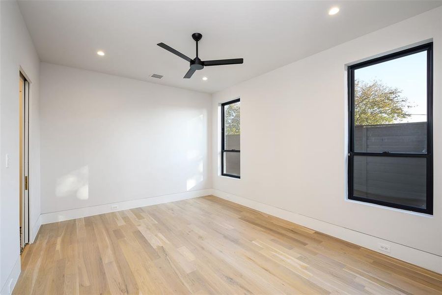 Spacious, unfurnished interior of a new home in , Dallas (Image 22).