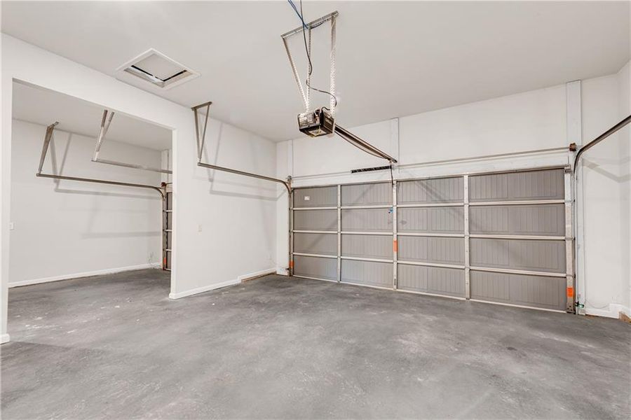 Spacious, unfurnished interior of a new home in Hidden Fields, Hoschton (Image 28).