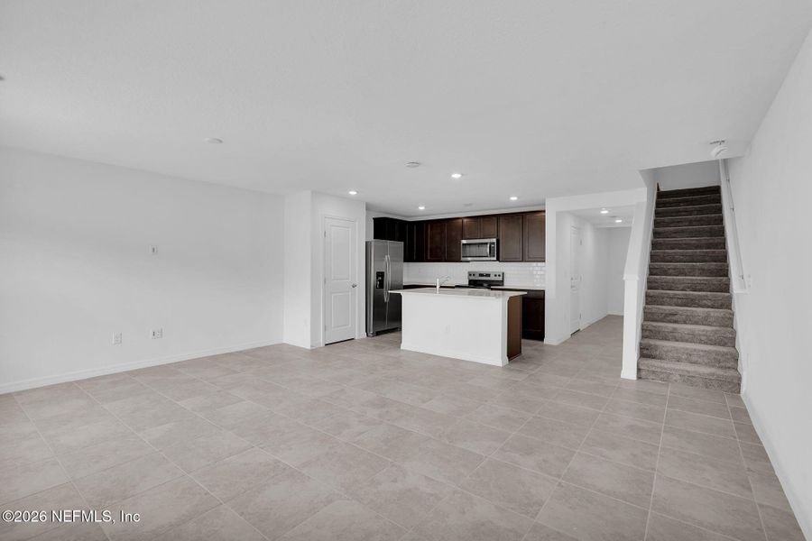 Spacious, unfurnished interior of a new home in , Jacksonville (Image 12).