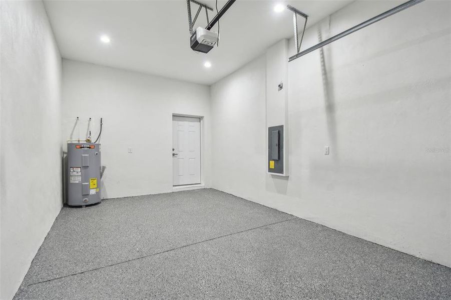 Spacious, unfurnished interior of a new home in , St. Petersburg (Image 24). Spacious, unfurnished interior of a new home in , St. Petersburg (Image 24).