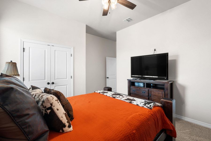 Furnished interior view inside a new home in , Temple (Image 30).