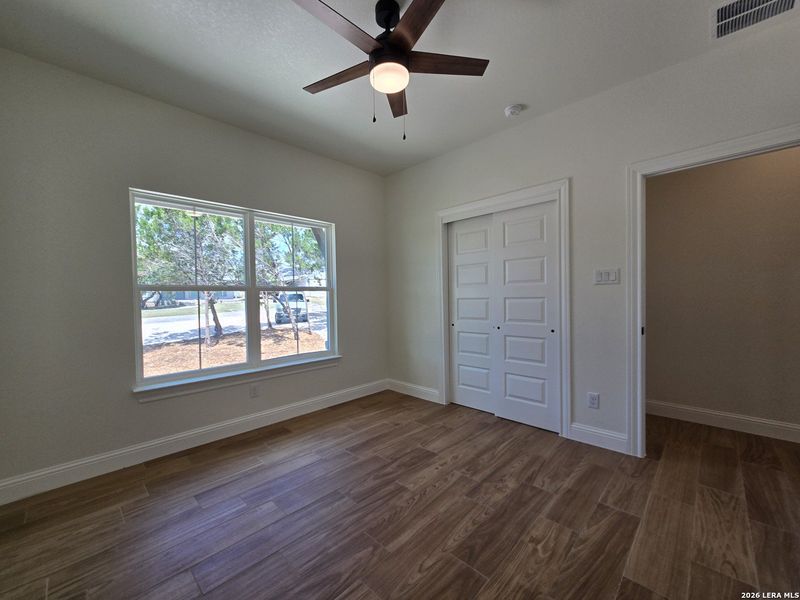 Spacious, unfurnished interior of a new home in , Canyon Lake (Image 24).