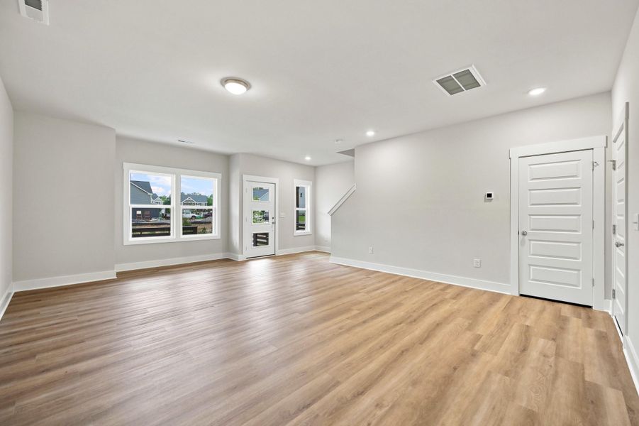 Spacious, unfurnished interior of a new home in Allen Park, Raleigh (Image 20).