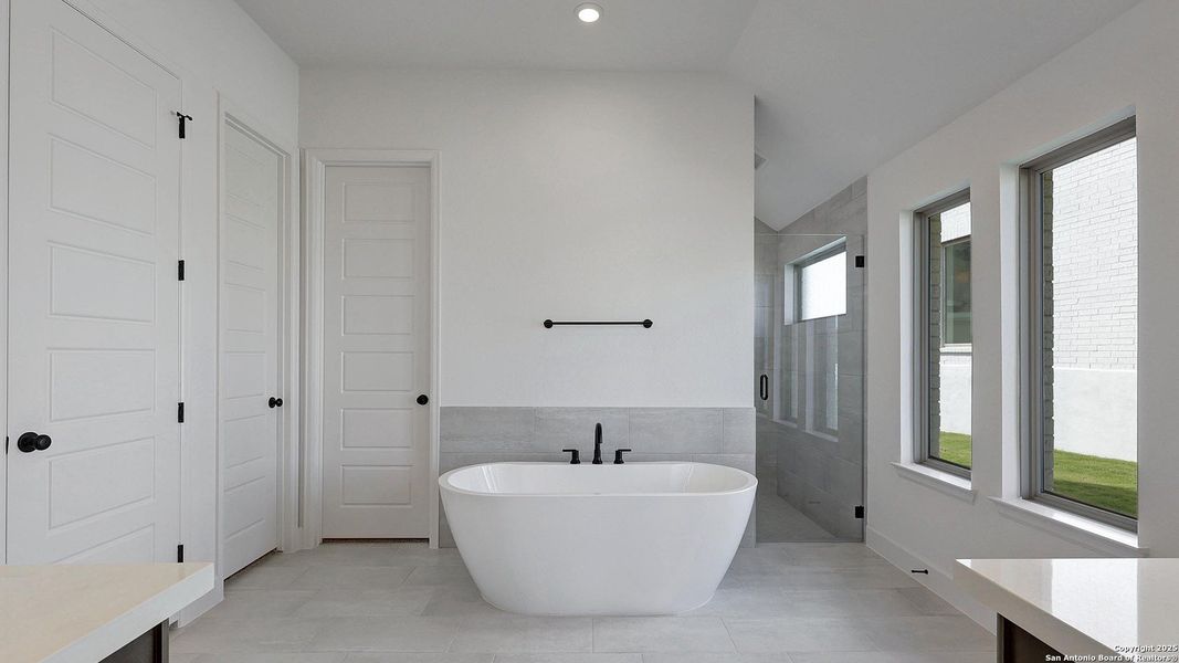 Furnished interior view inside a new home in Esperanza 50', Boerne (Image 13).