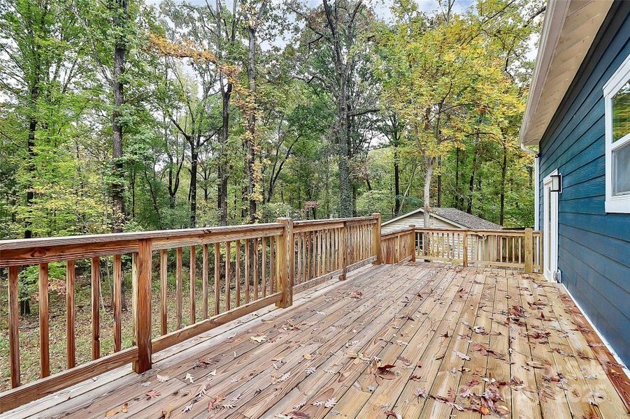 Exterior details and patio area of a home in , Charlotte (Image 25).