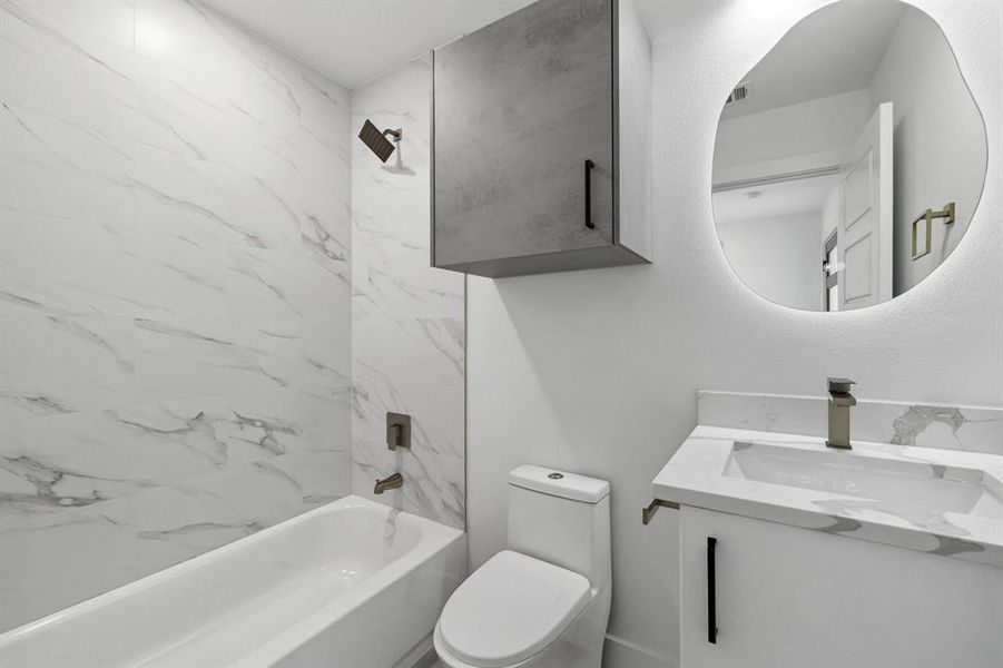 Furnished interior view inside a new home in , Dallas (Image 7).