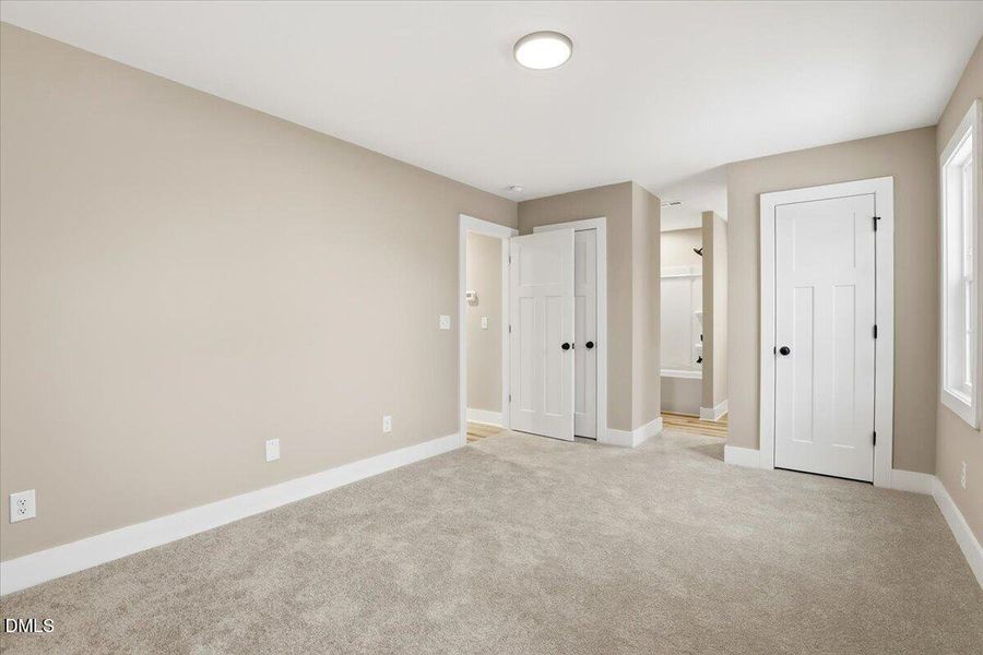 28-402 W James St-28 28-402 W James St-28