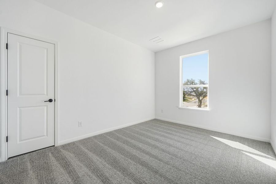 Spacious, unfurnished interior of a new home in Parkside on the River, Georgetown (Image 22).