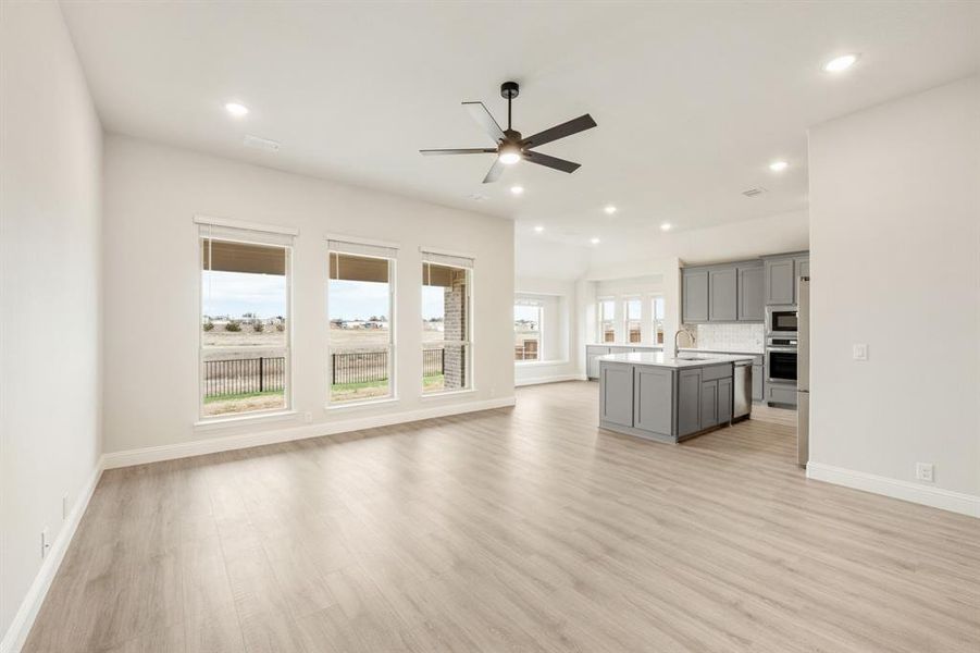 Spacious, unfurnished interior of a new home in Silo Mills, Joshua (Image 28). Spacious, unfurnished interior of a new home in Silo Mills, Joshua (Image 28).