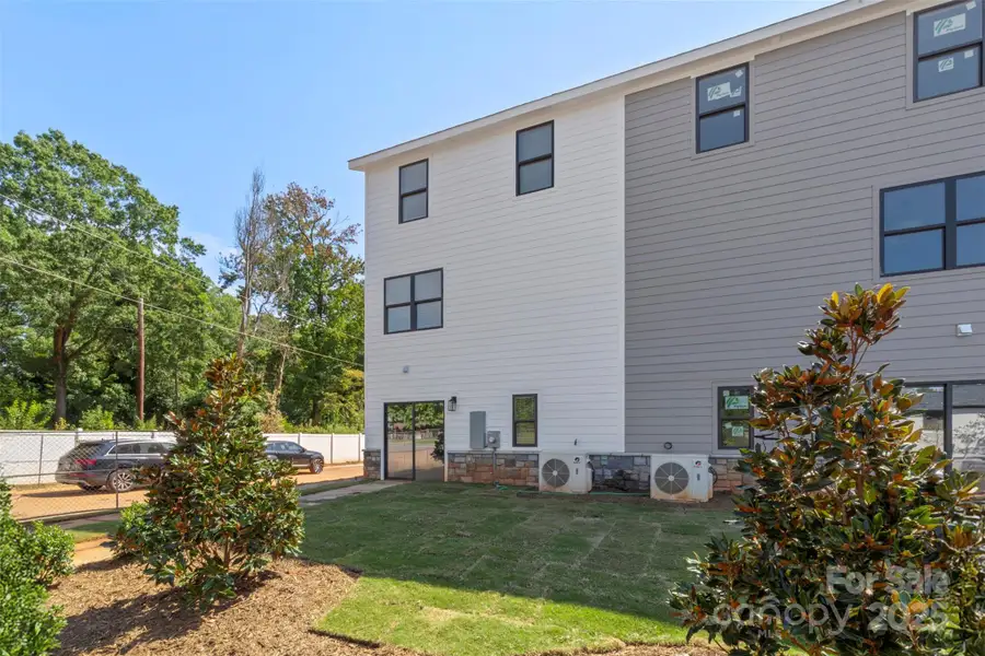 Image 37 of a home in .