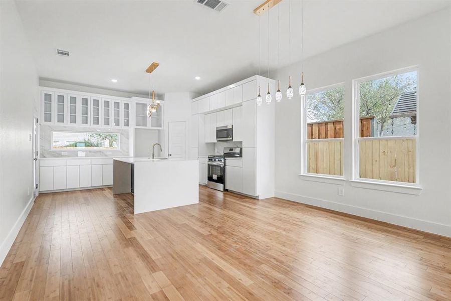 Spacious, unfurnished interior of a new home in , Dallas (Image 16). Spacious, unfurnished interior of a new home in , Dallas (Image 16).