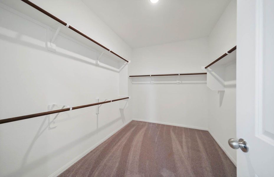 Spacious, unfurnished interior of a new home in Mavera, Conroe (Image 7).