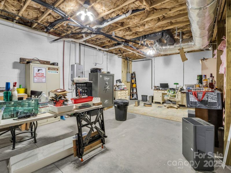 Community amenities in , Black Mountain (Image 36).