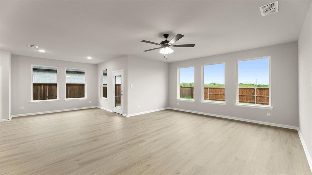 16. 3131 Duck Heights - Family (2)