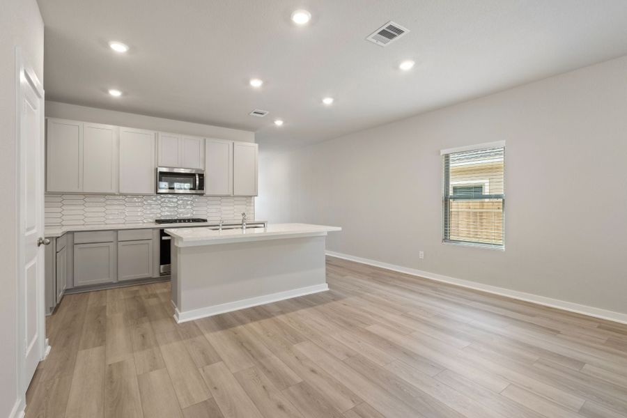 3br New Home in Rosharon, TX.  - Slide 4