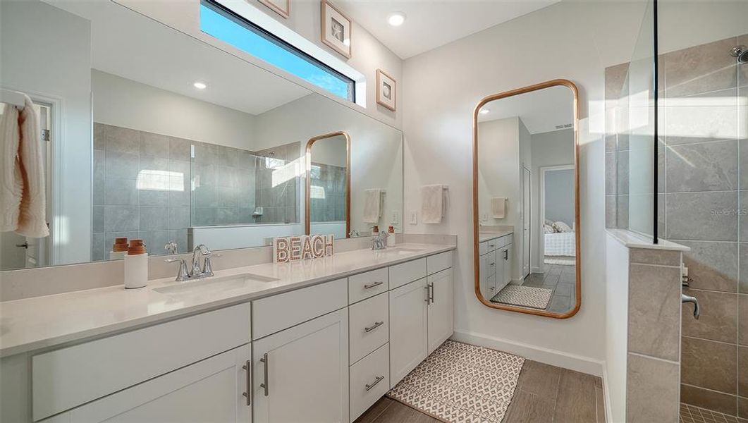 Furnished interior view inside a new home in Lorraine Lakes at Lakewood Ranch, Lakewood Ranch (Image 9).