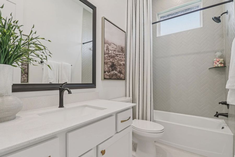 Representative furnished interior of a home built from the Lauren by Chesmar Homes in Attwater 55s, Waller (Image 16).