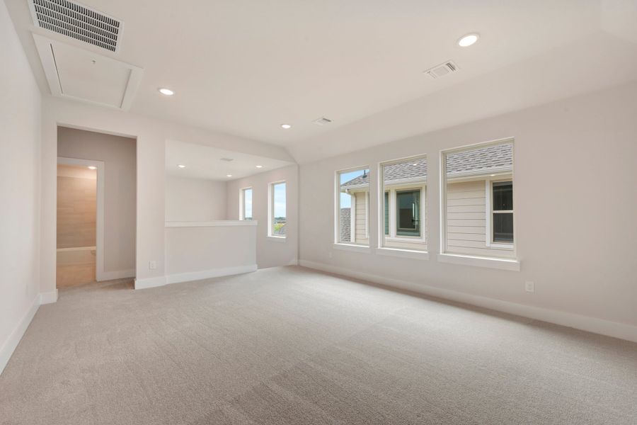Spacious, unfurnished interior of a new home in The Meadows, Denton (Image 25).