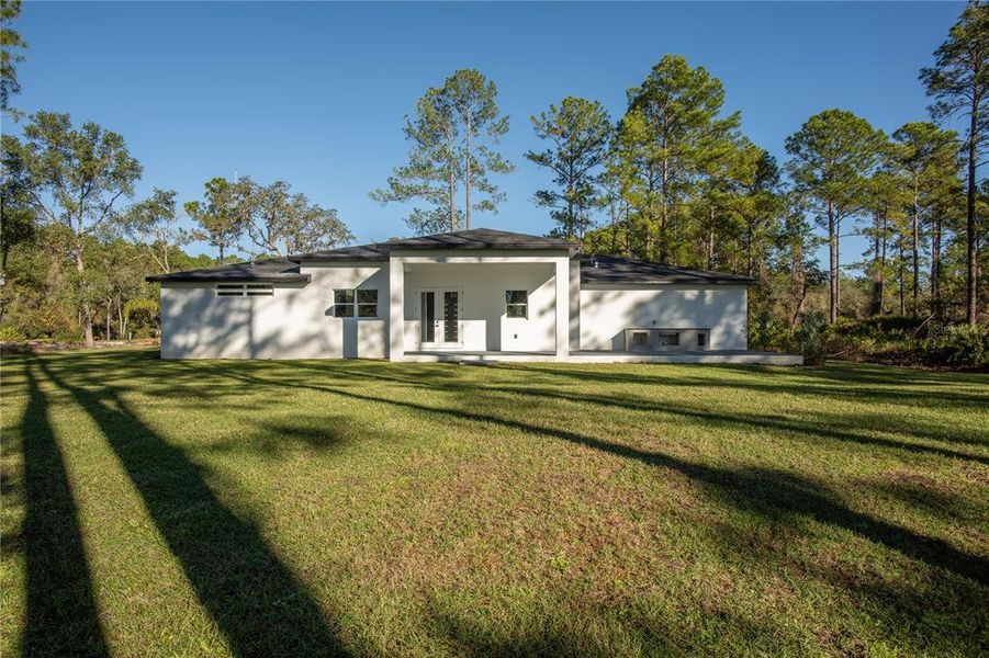 Exterior details and patio area of a home in , Eustis (Image 4).