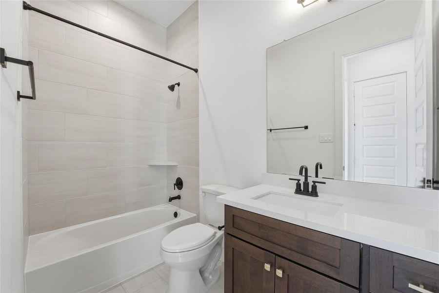 Furnished interior view inside a new home in Audubon 80’s, Magnolia (Image 6).