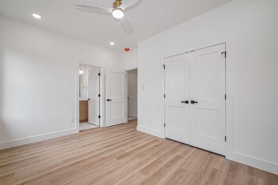 Spacious, unfurnished interior of a new home in , Houston (Image 41).