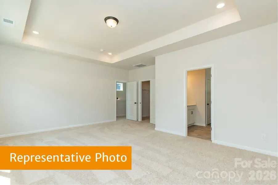 Spacious, unfurnished interior of a new home in Sunset Meadows, Charlotte (Image 6).