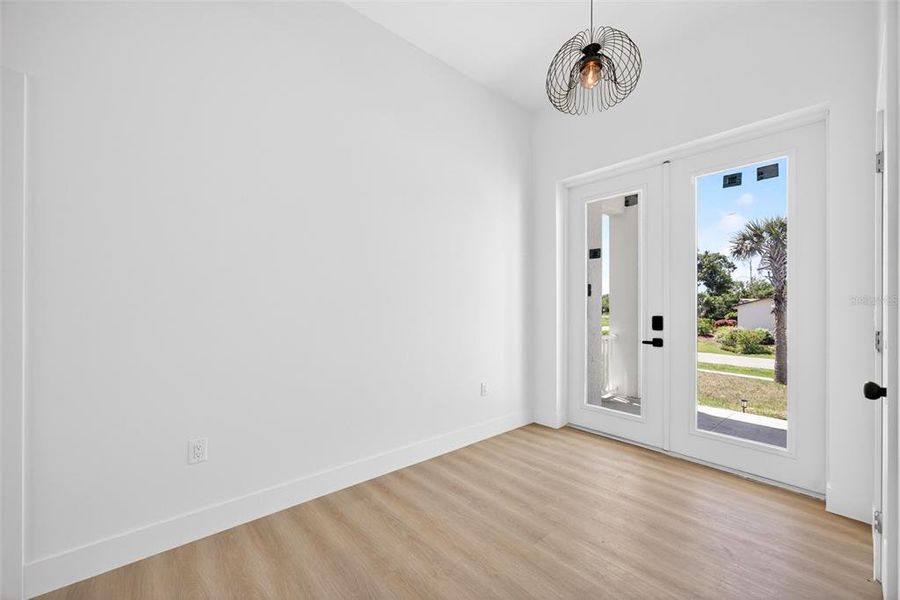 Spacious, unfurnished interior of a new home in , Punta Gorda (Image 11).
