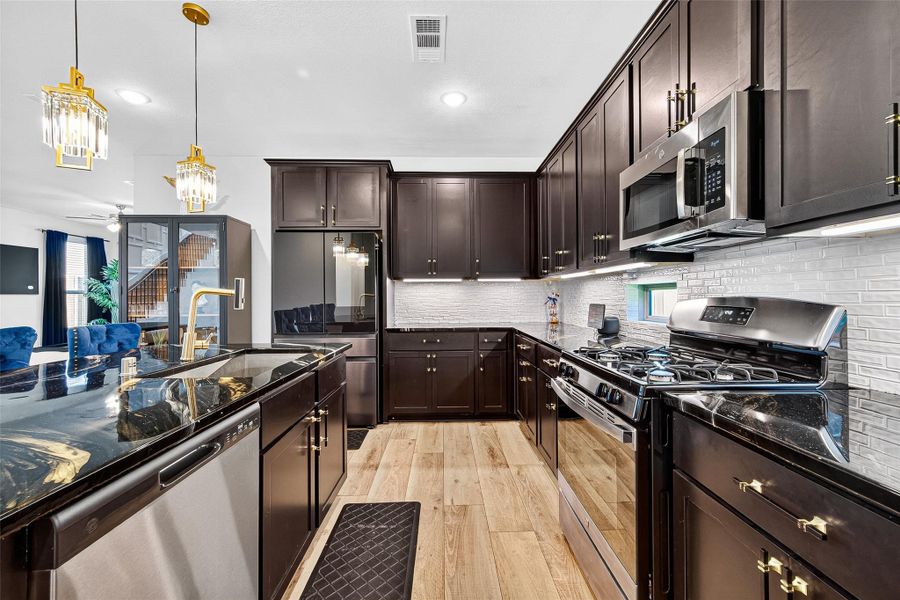 Furnished interior view inside a new home in Anderson Lakes, Houston (Image 16). Furnished interior view inside a new home in Anderson Lakes, Houston (Image 16).