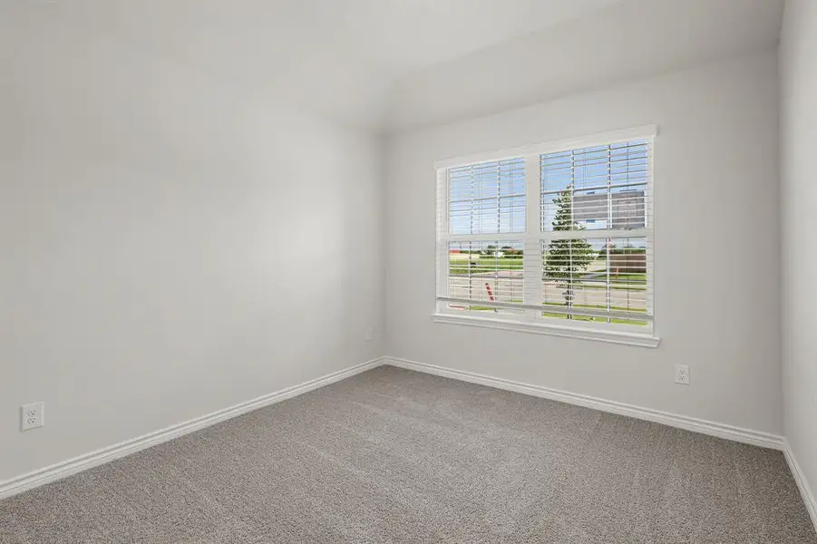 Spacious, unfurnished interior of a new home in Sycamore Landing, Fort Worth (Image 7).