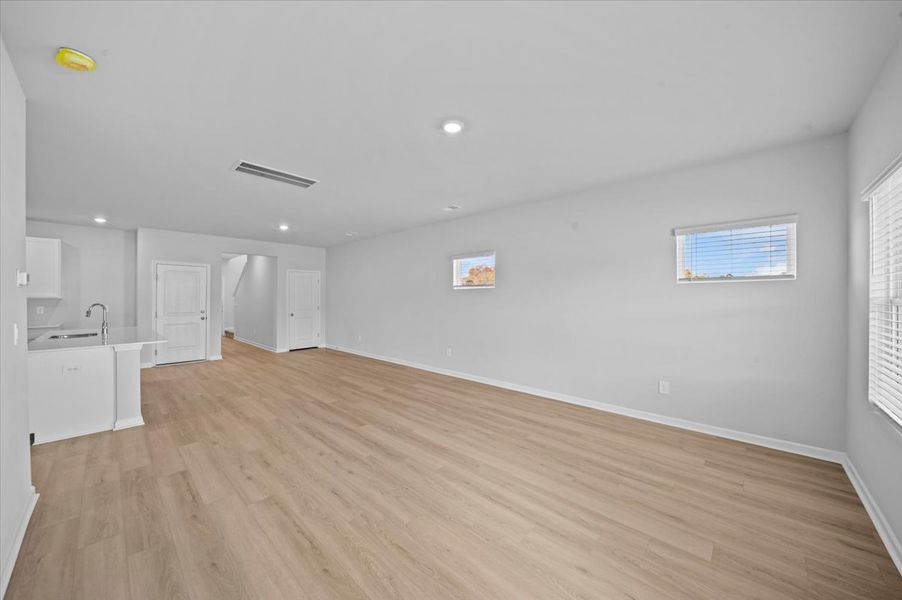 Spacious, unfurnished interior of a new home in Village at White Pine, Pendleton (Image 10). Spacious, unfurnished interior of a new home in Village at White Pine, Pendleton (Image 10).