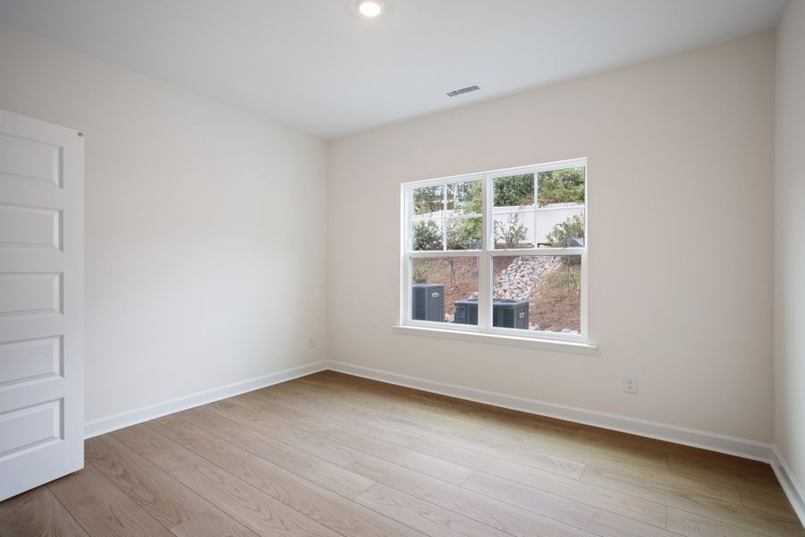 Spacious, unfurnished interior of a new home in Georgias Landing, Raleigh (Image 23).