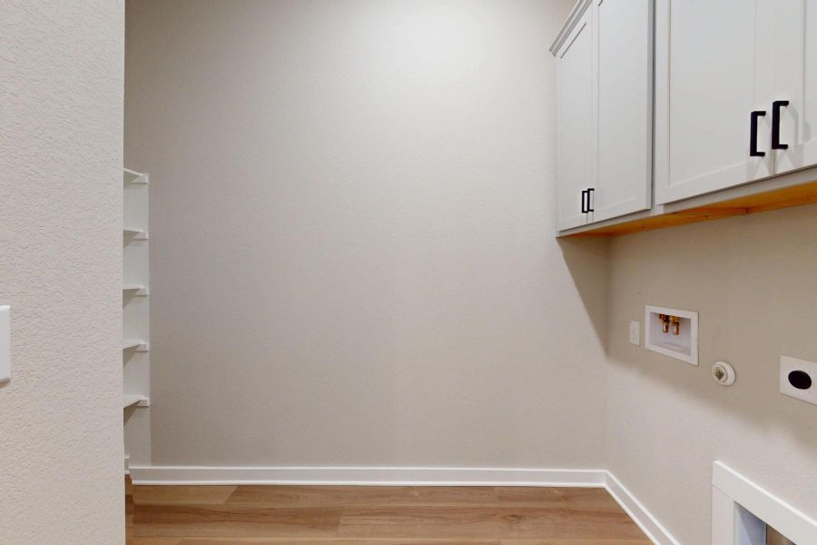 Spacious, unfurnished interior of a new home in Edgewood, Leander (Image 35). Spacious, unfurnished interior of a new home in Edgewood, Leander (Image 35).