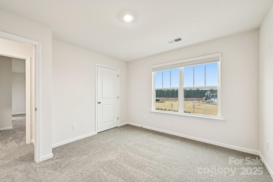 Spacious, unfurnished interior of a new home in Laurelbrook, Sherrills Ford (Image 10).