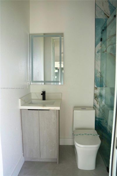 Furnished interior view inside a new home in , Cape Coral (Image 8).