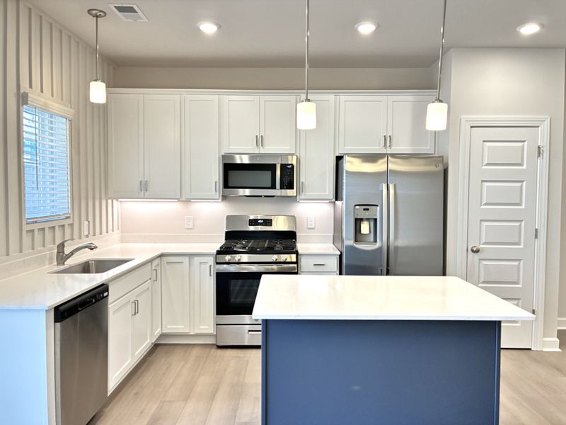 Furnished interior view inside a new home in Holly Ridge, Greenville (Image 6).