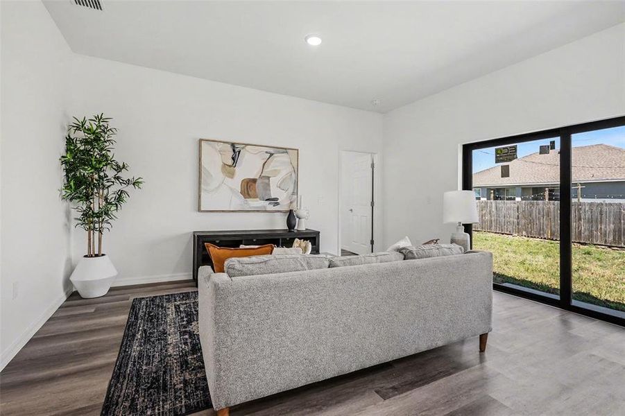 Furnished interior view inside a new home in , Cape Coral (Image 7).