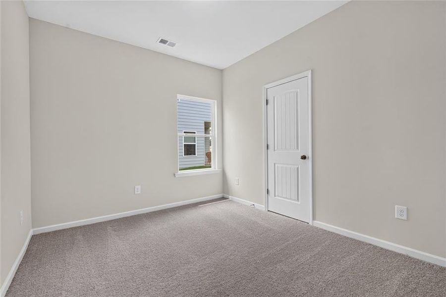 Spacious, unfurnished interior of a new home in Fair Oak, Calhoun (Image 18).