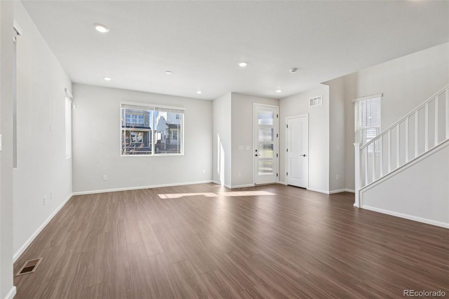 Spacious, unfurnished interior of a new home in The Villas Collection at Sterling Ranch, Littleton (Image 19).