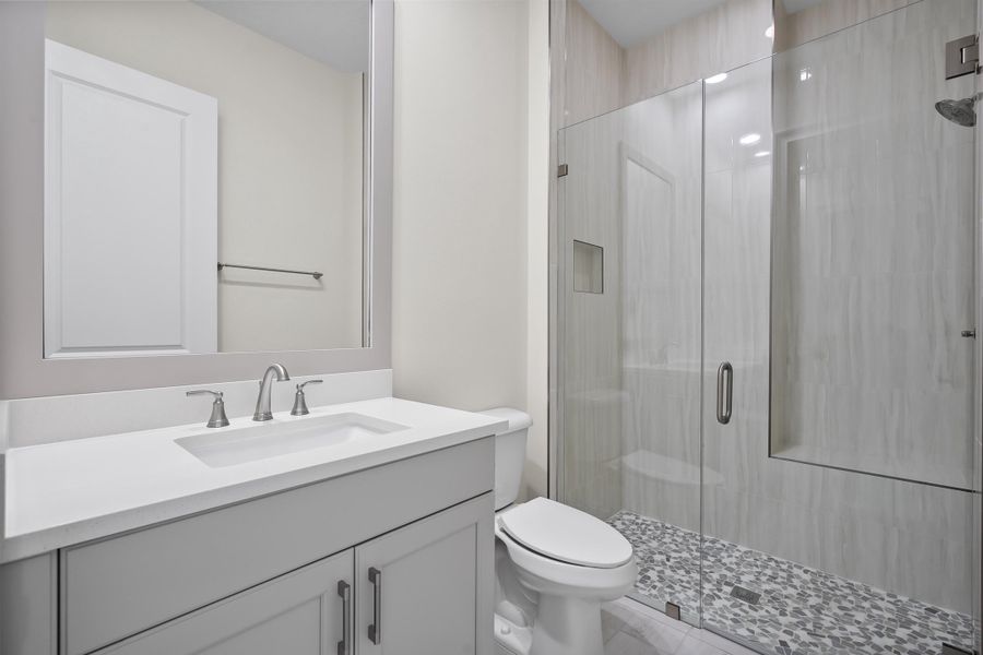 4232 Montagu Ave_Amaryllis_Lot 15_12