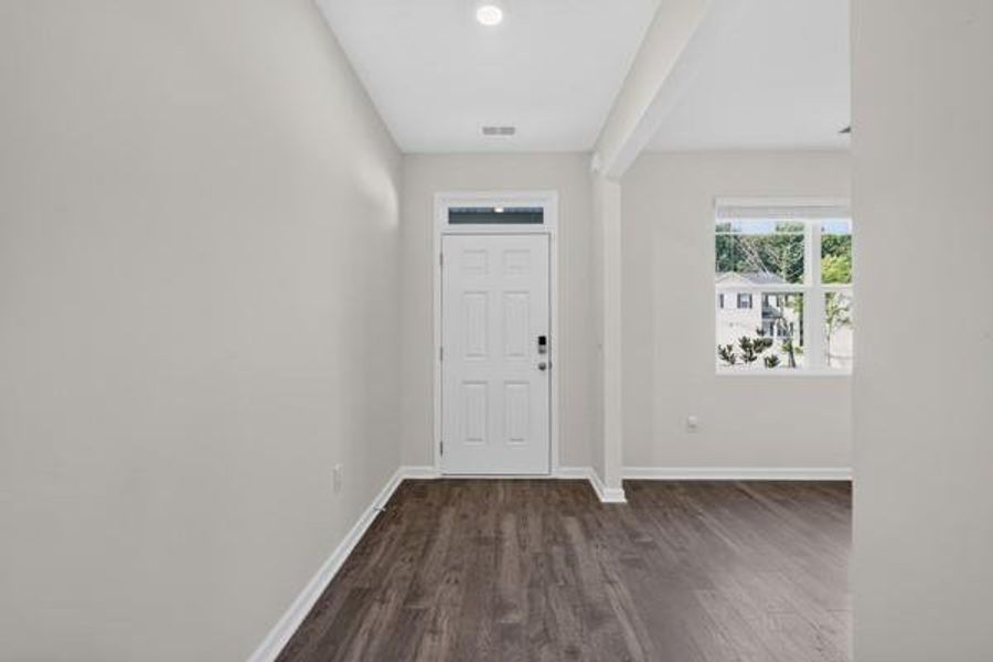 Spacious, unfurnished interior of a new home in , Atlanta (Image 14).