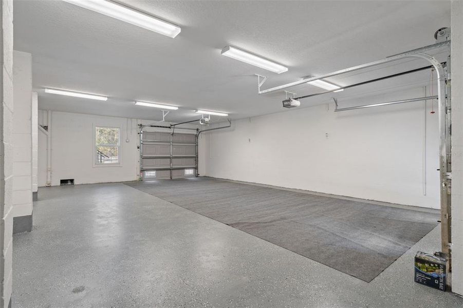 Spacious, unfurnished interior of a new home in , Webster (Image 47).