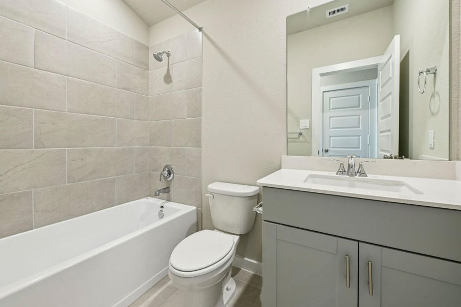 Furnished interior view inside a new home in Pine Lake Cove - Premier Series, Montgomery (Image 8). Furnished interior view inside a new home in Pine Lake Cove - Premier Series, Montgomery (Image 8).