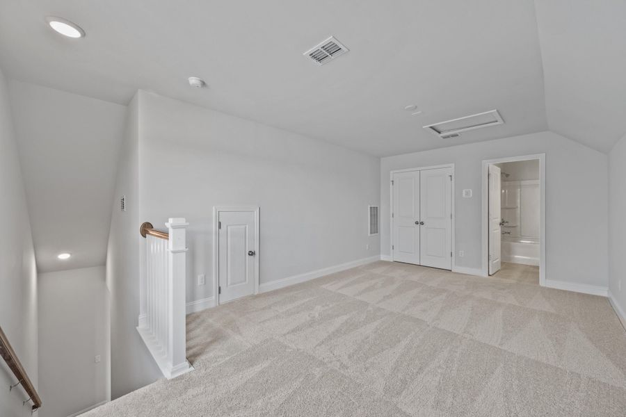 Spacious, unfurnished interior of a new home in Nexton, Summerville (Image 37).