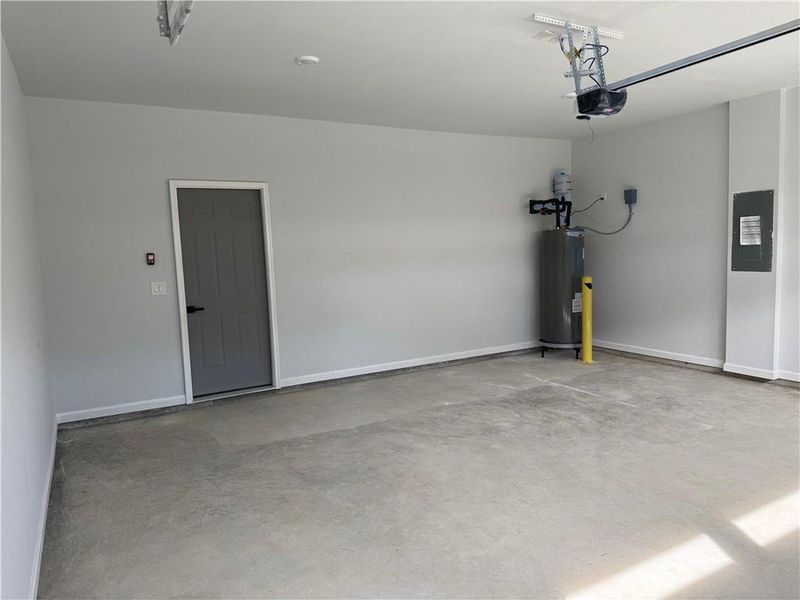 Spacious, unfurnished interior of a new home in , Douglasville (Image 23).