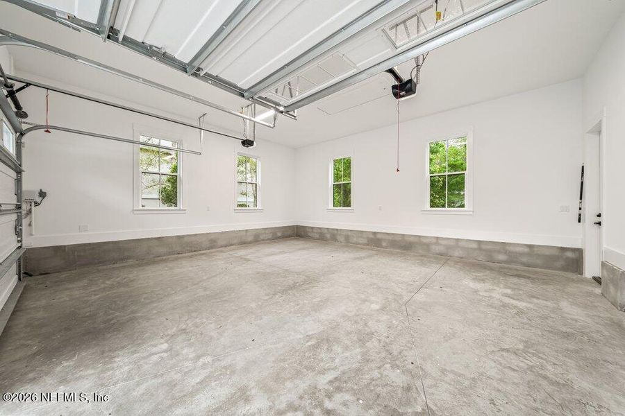 Spacious, unfurnished interior of a new home in , Jacksonville (Image 84).