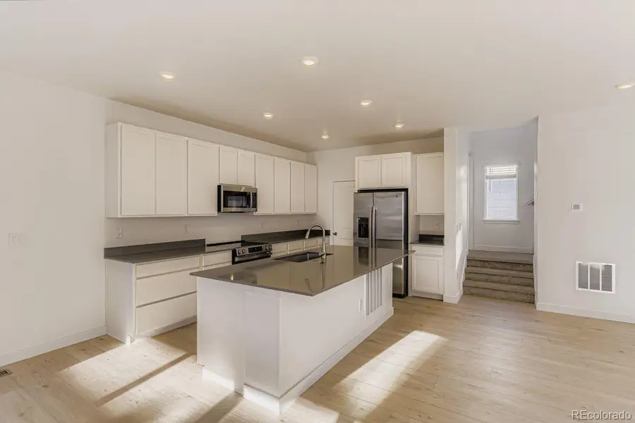 Furnished interior view inside a new home in Vermilion Creek, Centennial (Image 4).