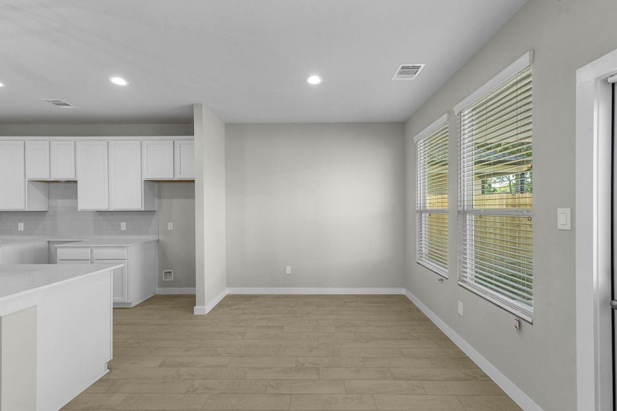 Spacious, unfurnished interior of a new home in Grand Oaks Village, Houston (Image 19). Spacious, unfurnished interior of a new home in Grand Oaks Village, Houston (Image 19).