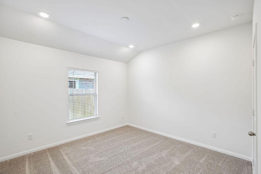 Spacious, unfurnished interior of a new home in , Dayton (Image 31).