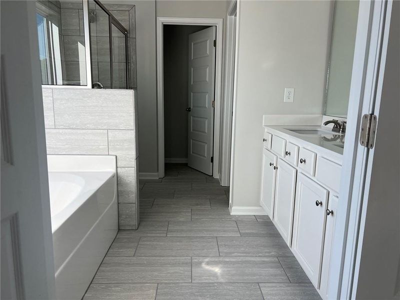 Furnished interior view inside a new home in Crofton Place Enclave, Snellville (Image 10).