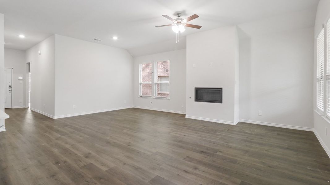 Spacious, unfurnished interior of a new home in Madera, Royse City (Image 12).